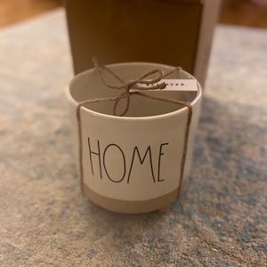 Brand new Rae Dunn Planter